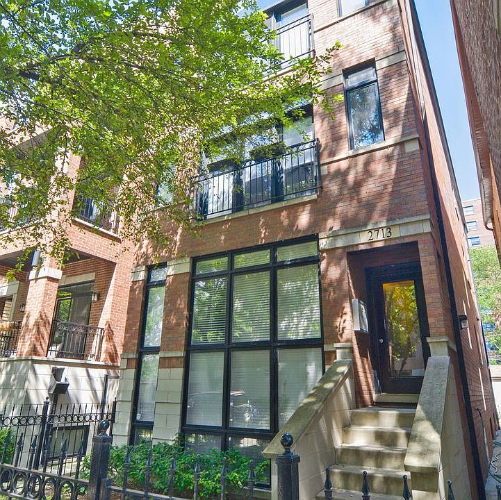 1st image of 2713 N Kenmore Ave #3