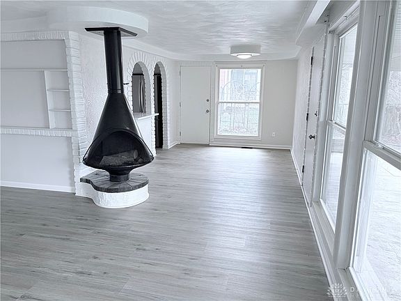 3rd image of 3209 Carrier Ave