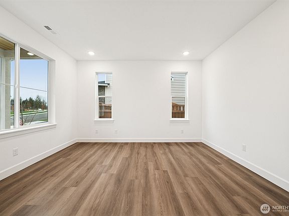 3rd image of 14532 203rd Avenue E #845