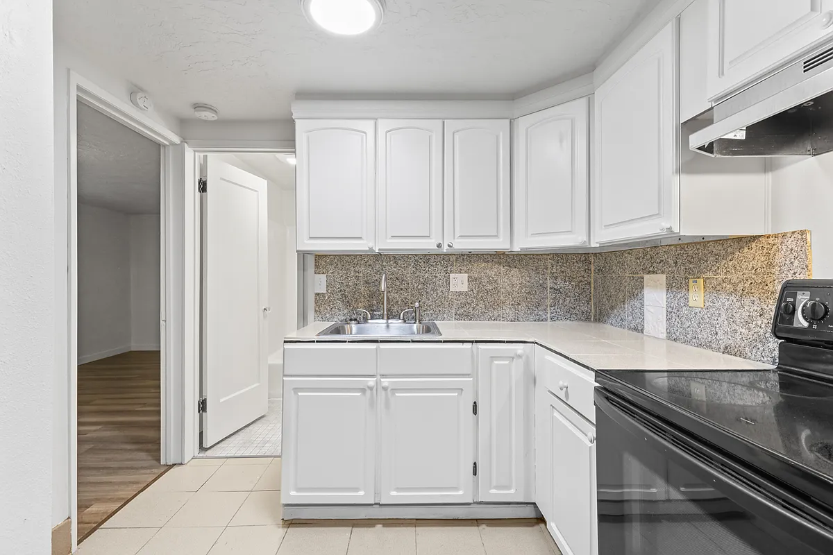 Building Photo - 4326 NE Maywood Pl