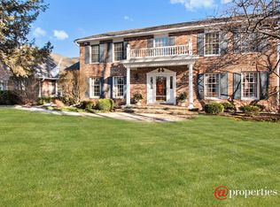 708 Stonegate Rd, Libertyville, IL 60048
