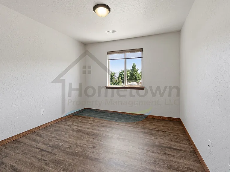 1622 E 3rd Ave #1 — Photo 10