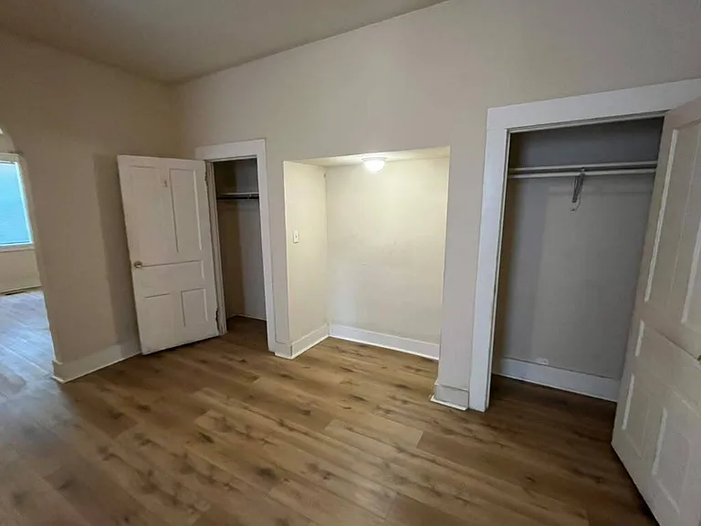 114 W Courtois St #1F — Photo 9