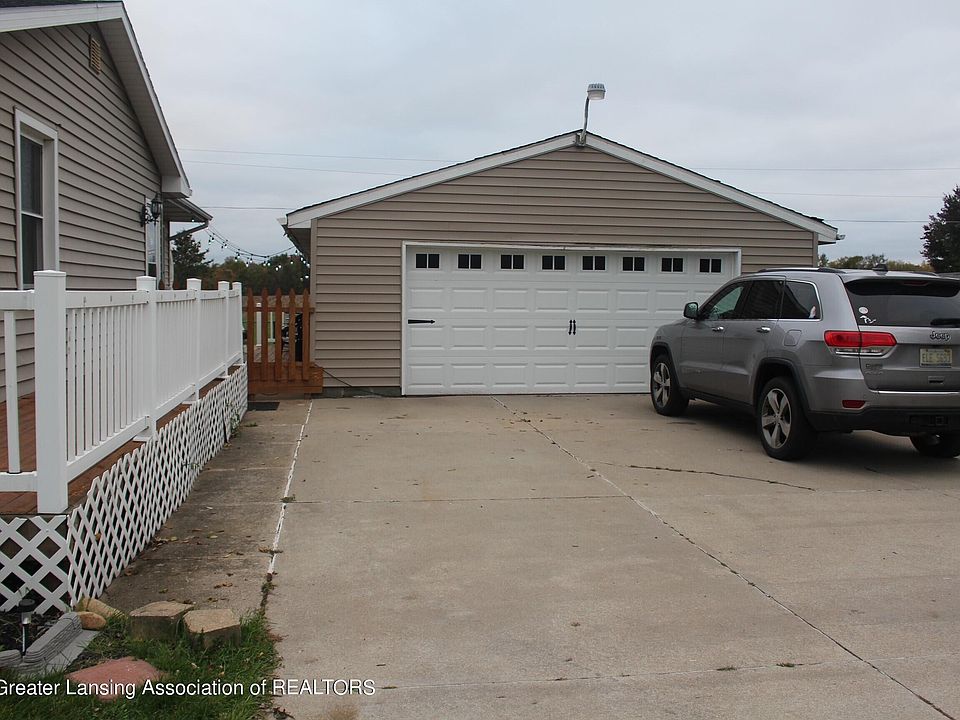 6232 E Vermontville Hwy, Potterville, MI 48876 Zillow