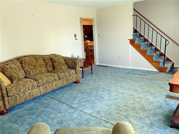 4th image of 507 Farm View Dr