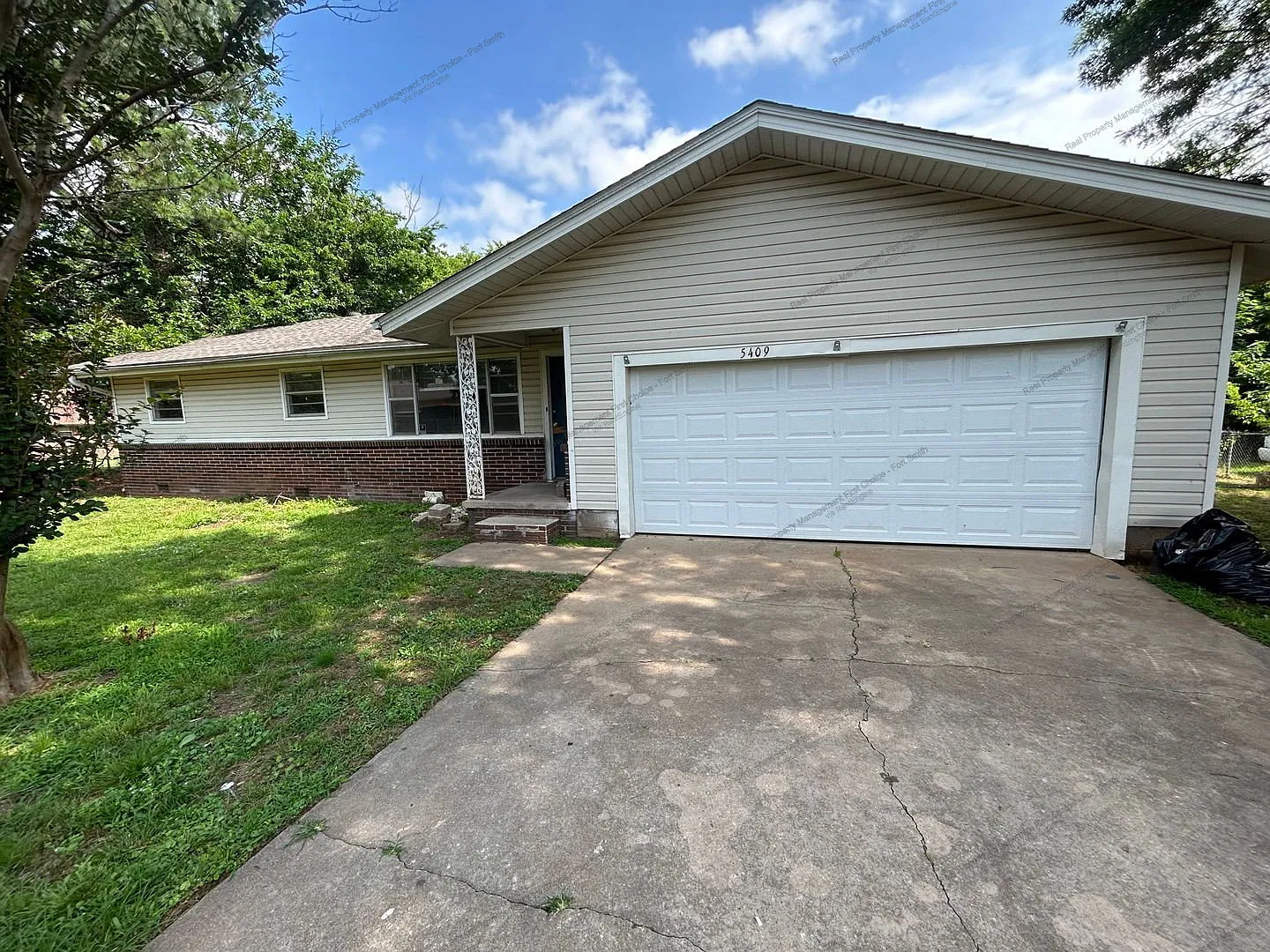 3 bed, 2.0 bath, 1284 sqft, $1,500 — Photo 1