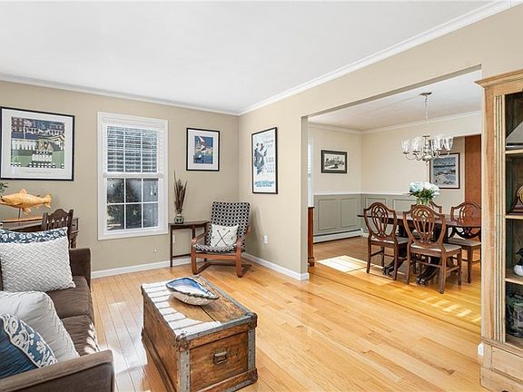 5th image of 45 Lookout Ln