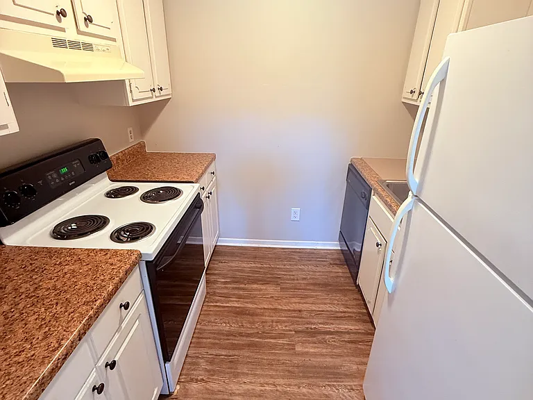 500 N Commerce St #211 — Photo 4