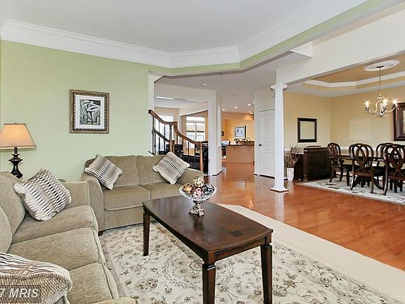 5th image of 13609 Bowling Green Way