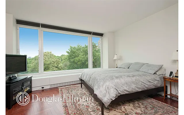 Rented by Douglas Elliman | media 7