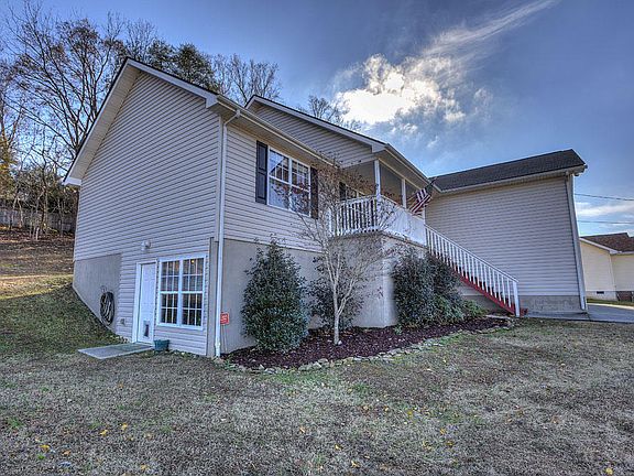 2nd image of 340 Bowers Park Cir