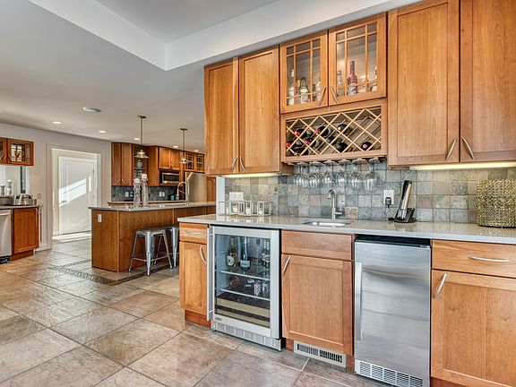 4th image of 3 Woodview Way