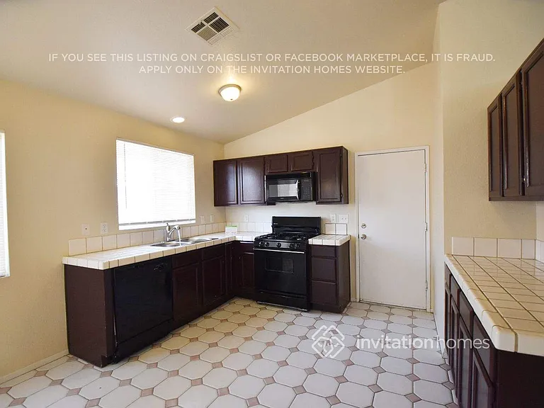 44251 Tahoe Way — Photo 5