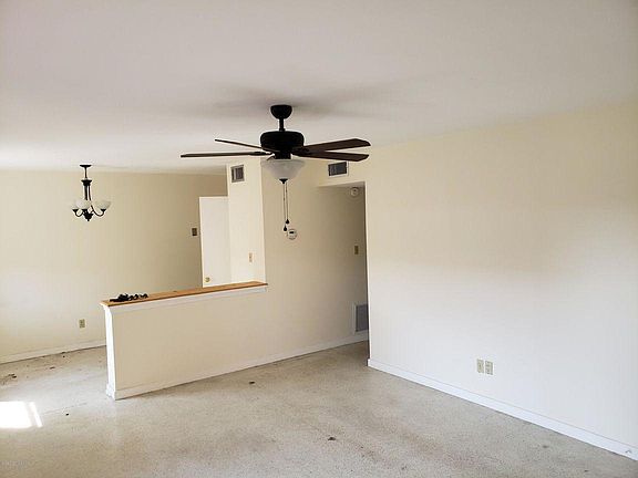 5th image of 931 Palm Springs Blvd APT B