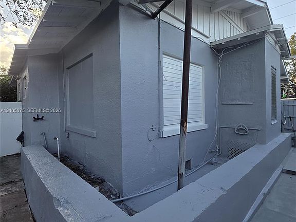 3rd image of 568 SW 3rd St #566
