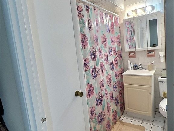5th image of 1484 Beacon St #22