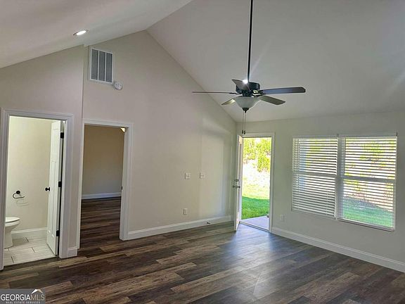 2nd image of 404D Breakstone Dr