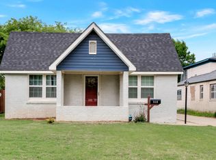 909 E Cypress St, Altus, OK 73521