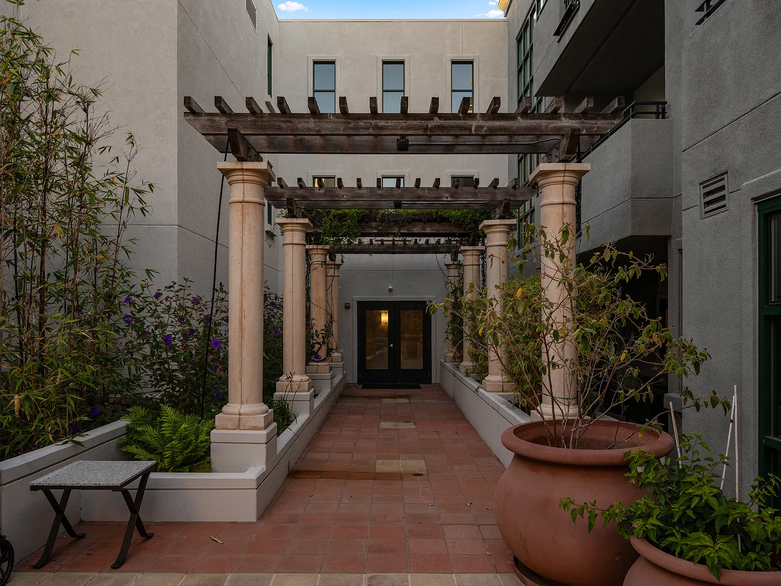 2 bed, 1293 sqft, $5,000 — Photo 1