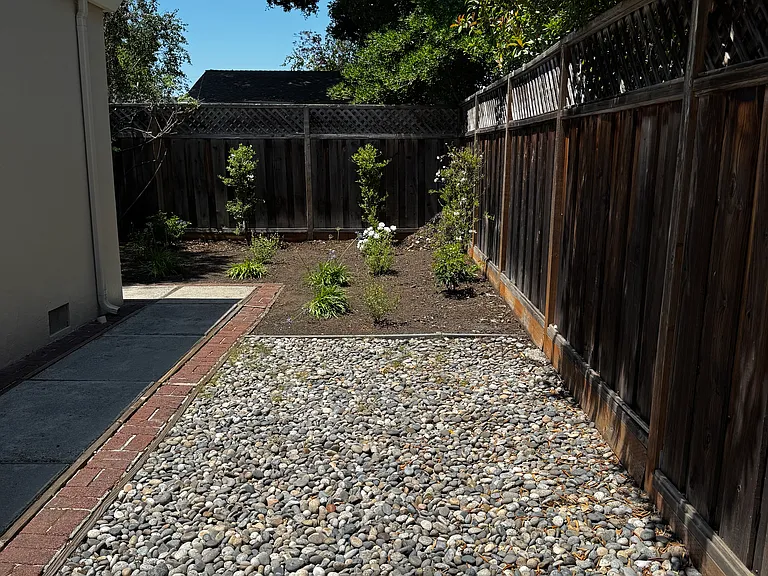 221 Colorado Ave — Photo 32