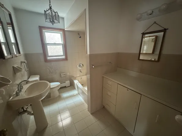 248 Columbia Avenue image 5 of 9