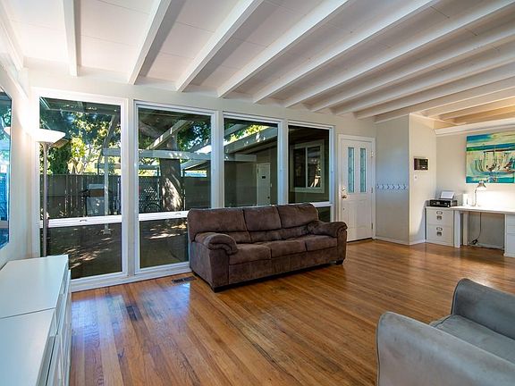 5th image of 221 Lassen Ave