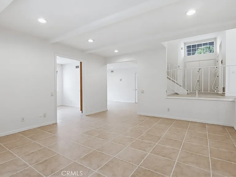18102 Hatteras St — Photo 22