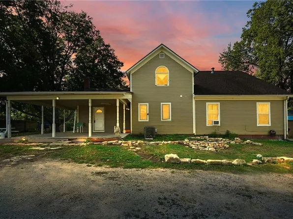 1450 S 51st St, Kansas City, KS 66106