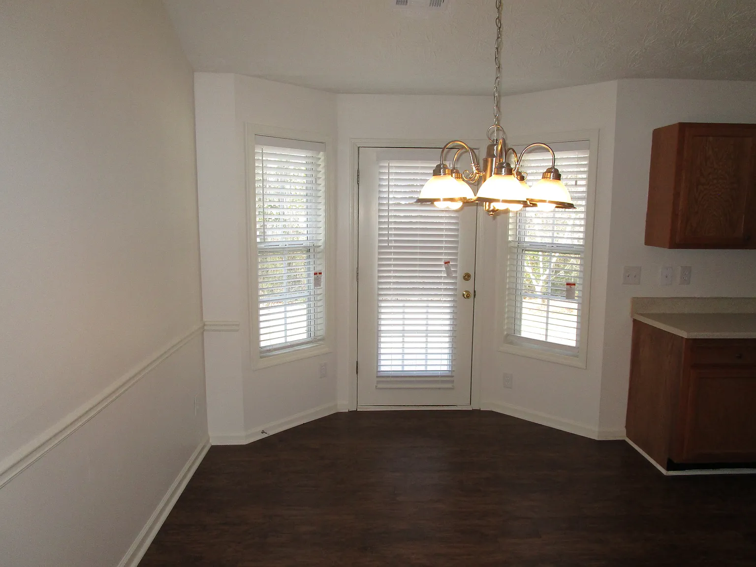 4 bed, 2.0 bath, 1987 sqft, $2,395 — Photo 4