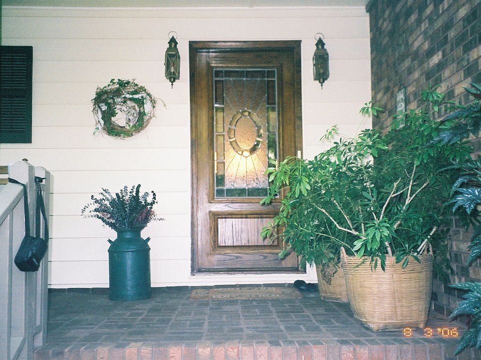 Welcome to 2516 Pine View Drive