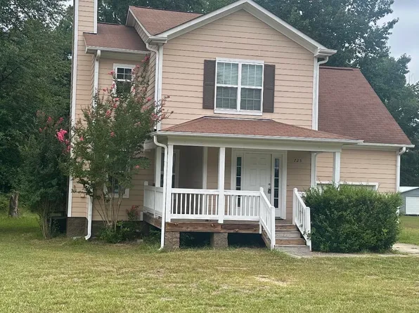 725 Perry Howard Rd, Fuquay Varina, NC 27526