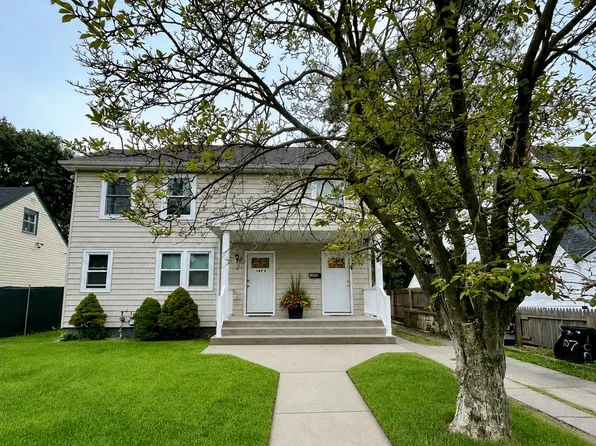 107 W Centennial Avenue, Roosevelt, NY 11575