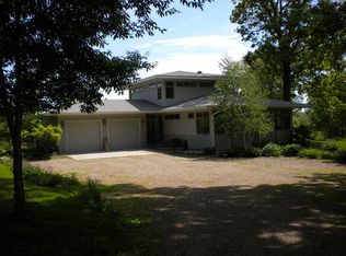 2635 Woodfield Ln NE, North Liberty, IA 52317
