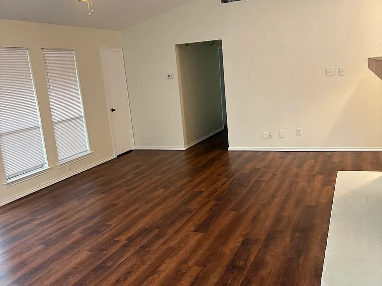 1110 Paluxy Ct — Photo 10