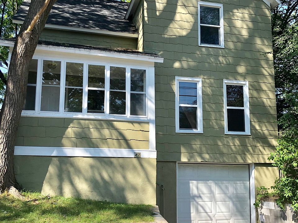 Front view of home