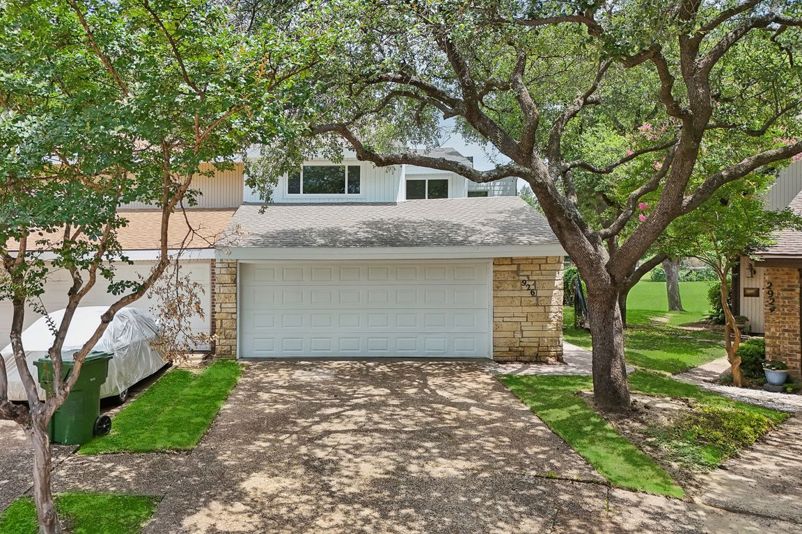 Shady Lake Cir-2905-001.jpg