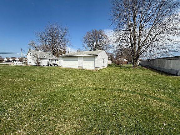 5th image of 215 Redman Rd