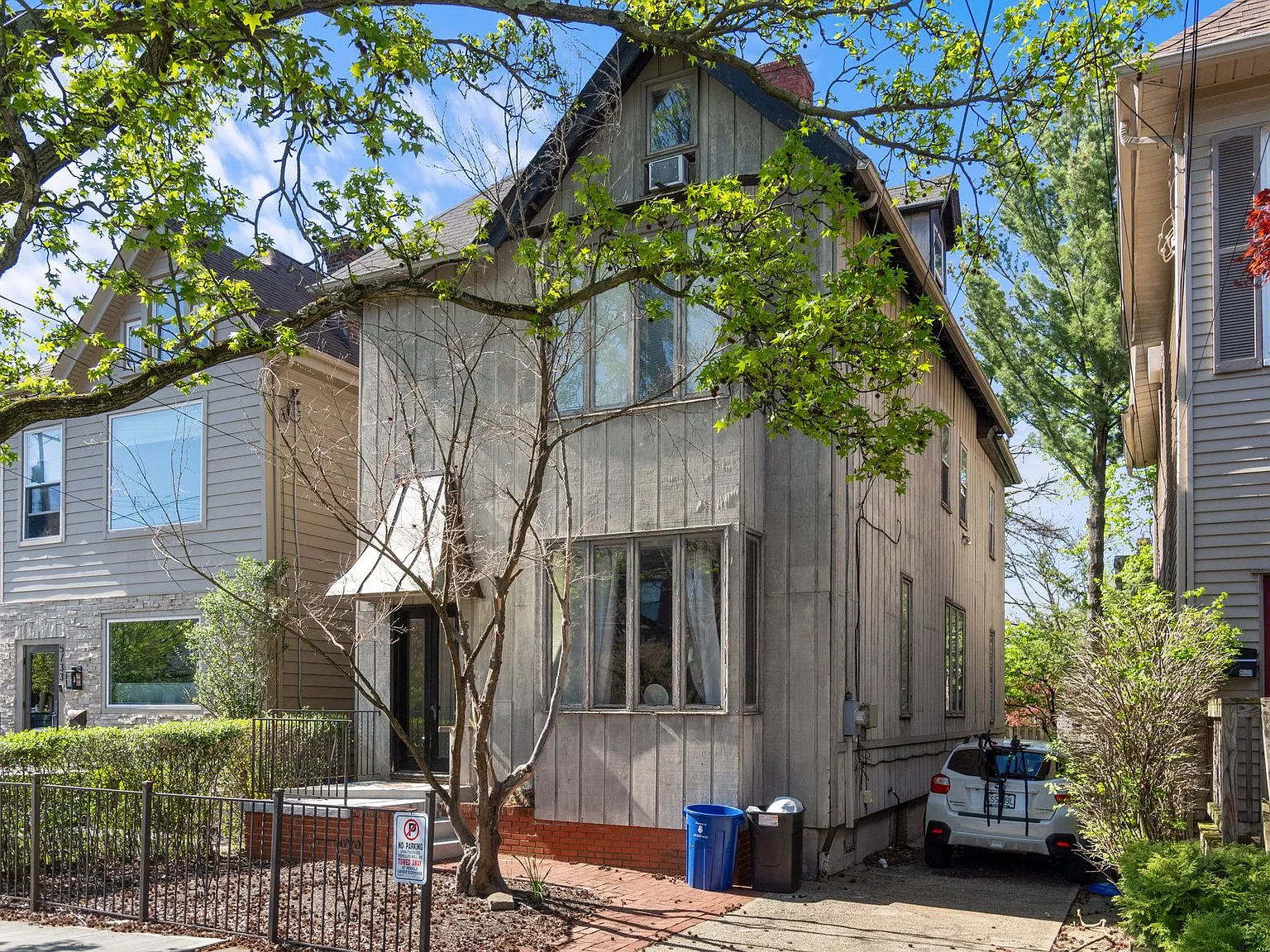 Heart of Shadyside - 5 Bedroom / 2.5 Bathroom w/ Outdoor Space & Off-Street Parking — Photo 2