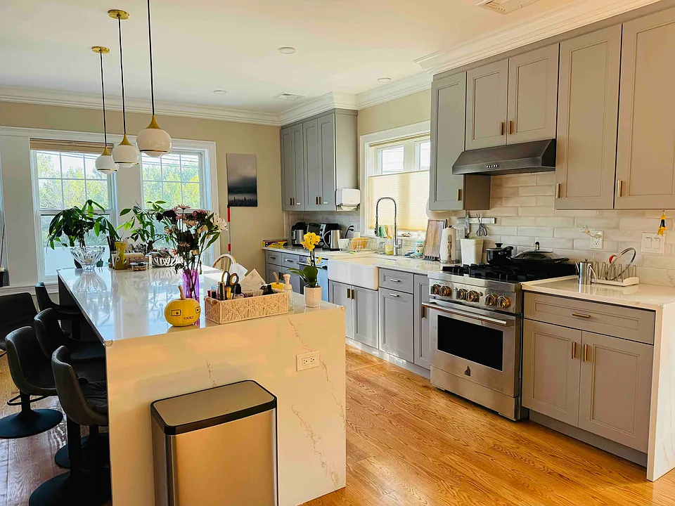32 Massachusetts Ave #2