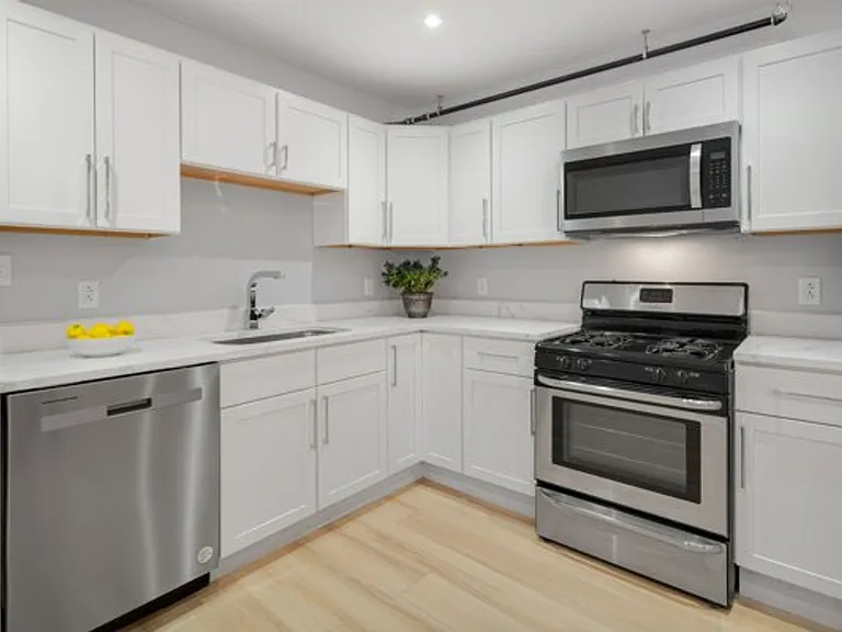 Quarry St. Apartments — Photo 123