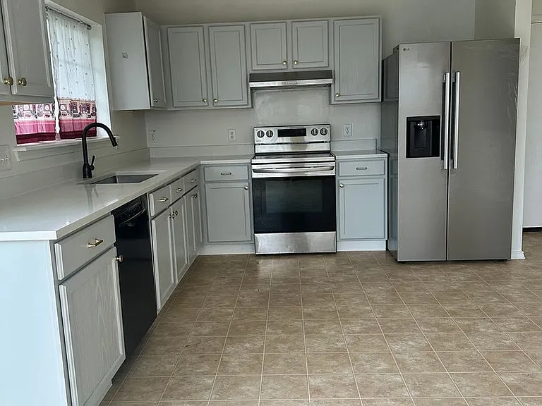 13400 Coomes Dr — Photo 29