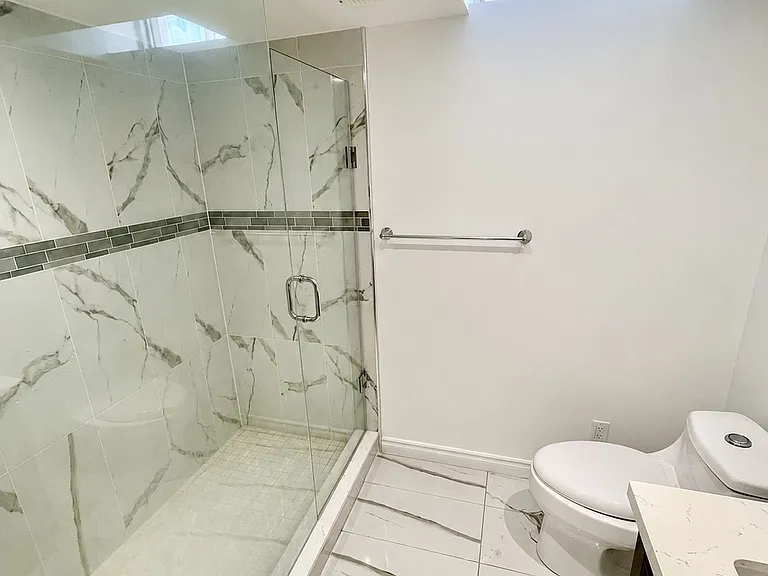 2372 Cornerbrooke Cres — Photo 22