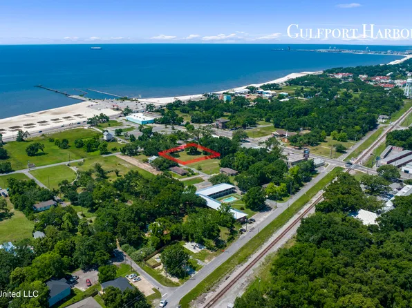 207 Palmetto Ln #1, Gulfport, MS 39507