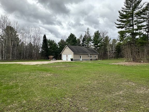 2nd image of 3080 Arbutus Hill Rd