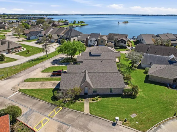 11353 Windlass Ln, Willis, TX 77318