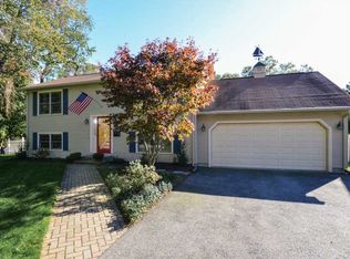 81 E Spring St, Barrington, RI 02806