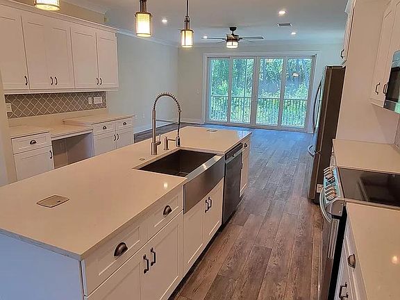 2nd image of 1217 Savona Dr NE