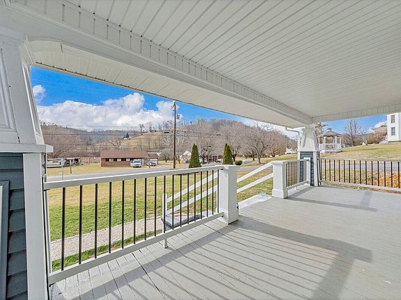 3rd image of 3808 Oldtown Rd