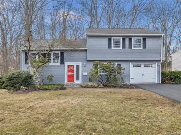 9 Lyman Rd, West Hartford, CT 06117