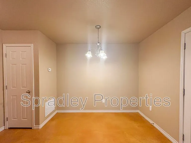 1574 Brady Way — Photo 5